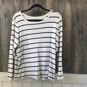 Lands' End black & white striped long sleeve scoop neck t-shirt size L